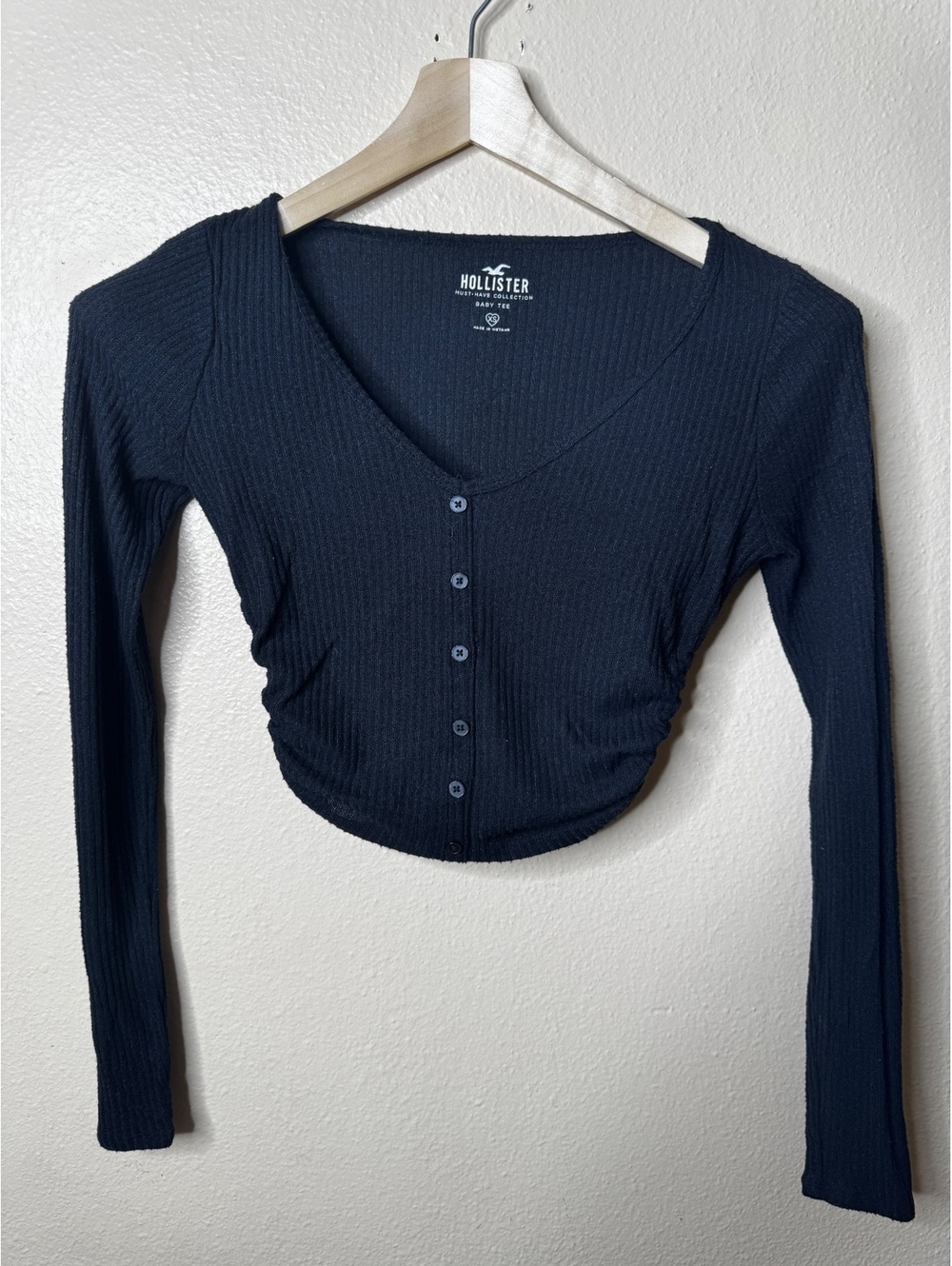 Hollister Womens XS Baby Tee Black Ribbed Button Front Long Sleeve Cropped Y2K